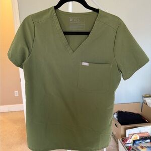 Figs Women's Olive V-Neck Short Sleeve Tee
